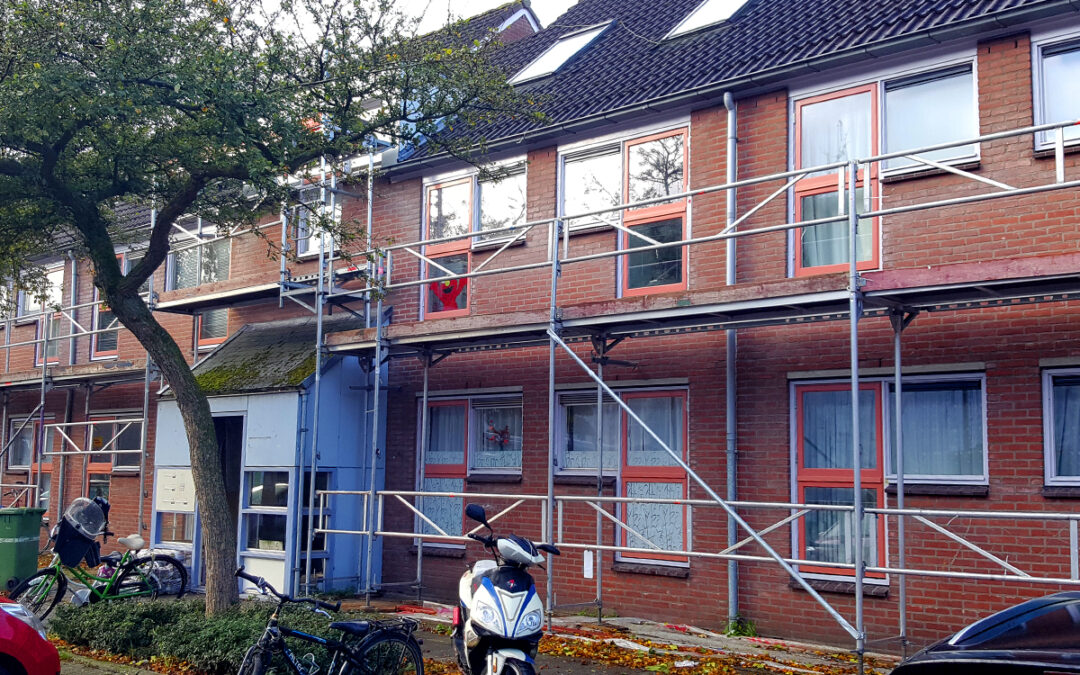 Nieuwegein, 4 flats 176 woningen raamdorpels renoveren en opnieuw voegen